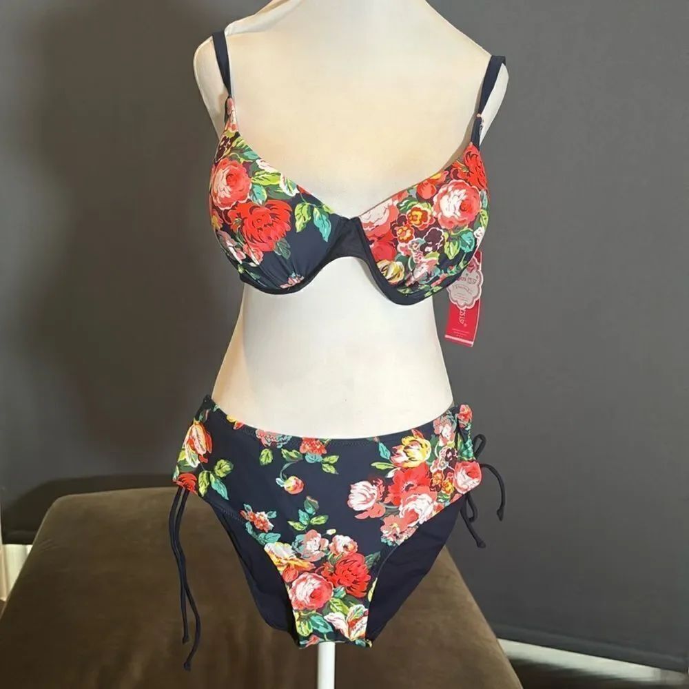 Woman’s Black Floral Plus Size Two Piece Tie Back Bikini Size XL NEW